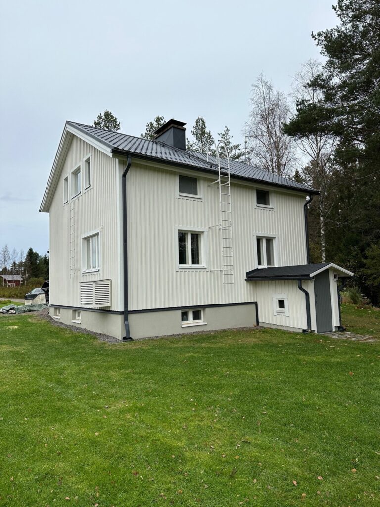 Uusittu ulkoverhous